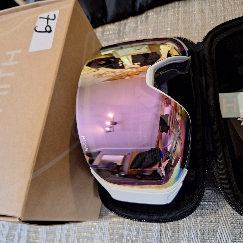 SMITH Women's 4D Mag S Pink and White Ski Goggles